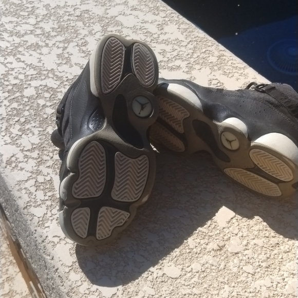 🔥Closet Blow Out🔥      Boys Jordan Shoes - Picture 4 of 6